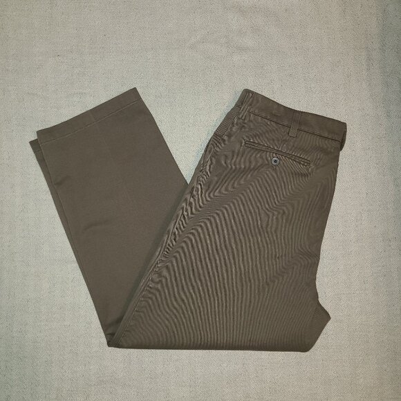 Lee Performance khakis size 36x30- A1 - Picture 1 of 4